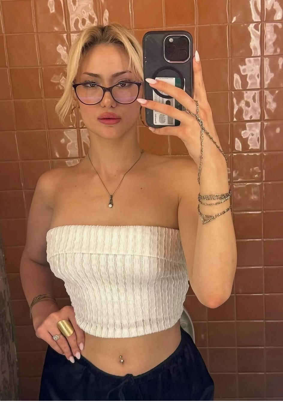 Kayapınar Sevgi Dolu Kadın Bayan Escort Nazım